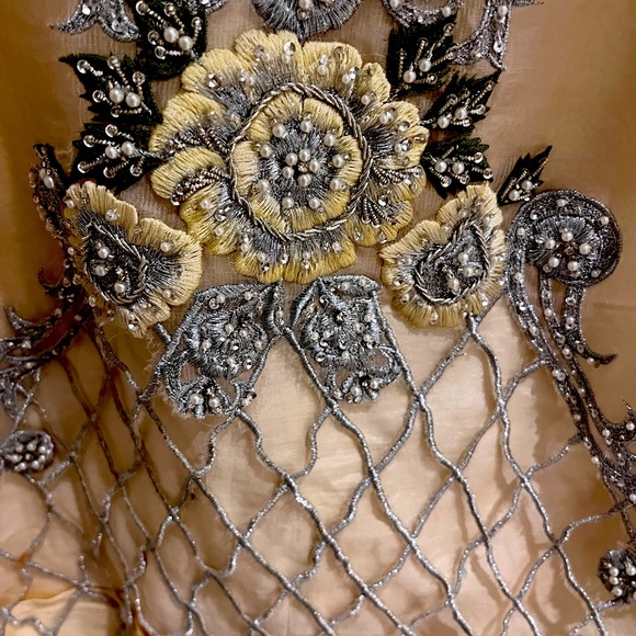 SALE.closing closet. Pakistani designer shalwar kameez -3 pieces - Picture 4 of 7